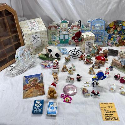 large lot of Collectibles, Precious Moments nativity night light, Cherished teddies, Shadow Box