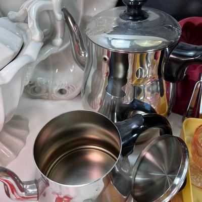 Vintage Kitchenware and ceramic collectibles