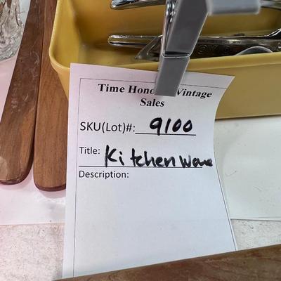 Vintage Kitchenware and ceramic collectibles