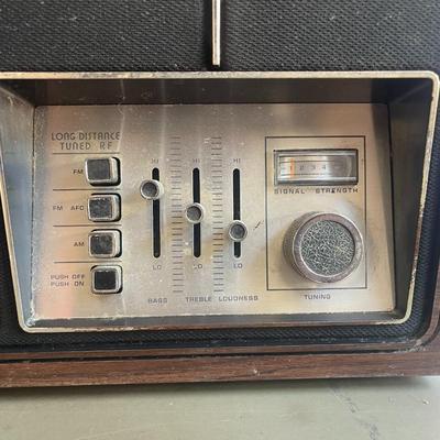 Vintage Zenith J4 AM/FM Radio
