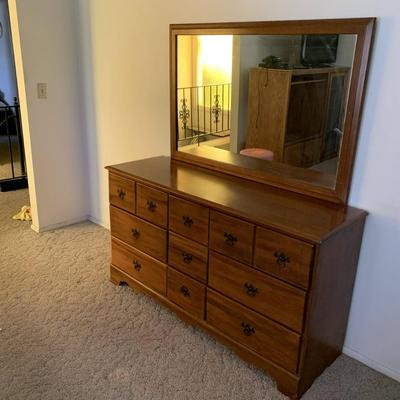 9-drawer Wood Dresser