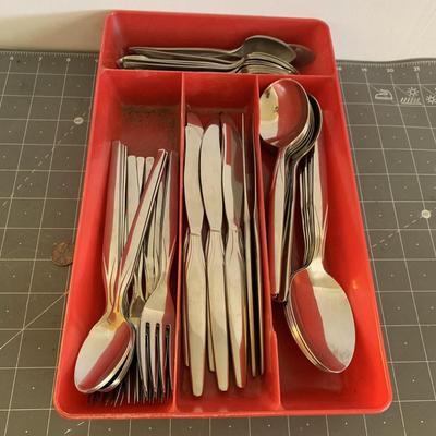 Silverware Flatware Set with Drawer Organizer