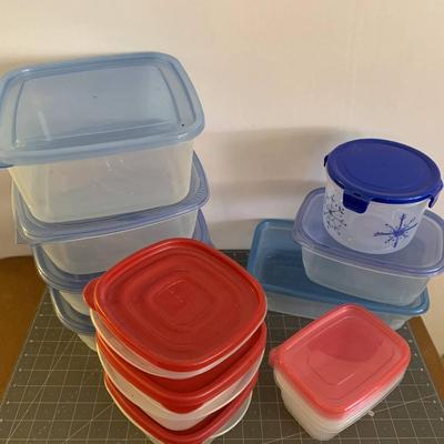 Tupperware Bundle