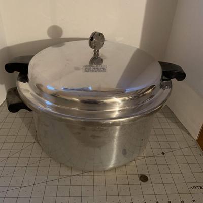 Mirro-Matic Pressure Cooker