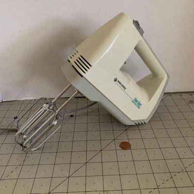 Black + Decker Hand Mixer