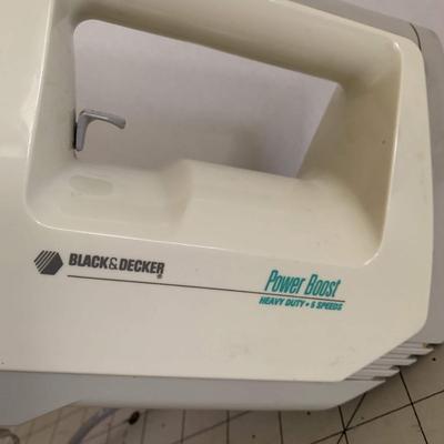 Black + Decker Hand Mixer