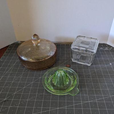 Vintage Glass Decor & lemon squeezer