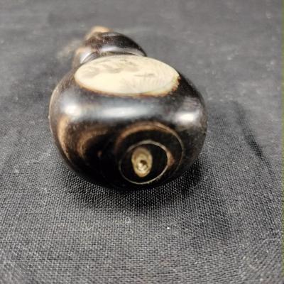 Horn Snuff Bottle with Scrimshaw Inlay