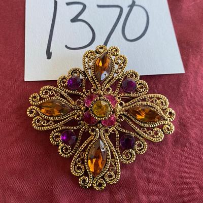 Vintage Victorian Style Brooch