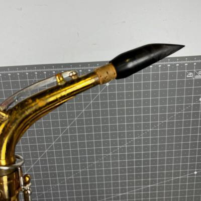Vintage Nobel Standard Saxophone w/Case 