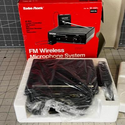 FM Wireless Microphone System NEW in Box