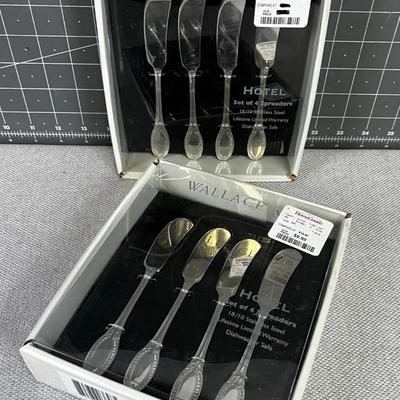 Wallace Hotel 2 Sets of 4 Spreaders 18/10 Stainless Steel NEW