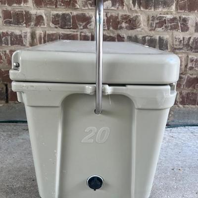 RTIC 20qt Hard Ice Chest