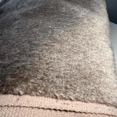 1-1/4 YARDS SYNTHETIC FAKE FUR REMNANT SILKY BROWN GREAT FOR COSTUMES