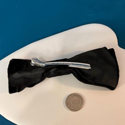 BLACK VELVET HAIR/DRESS BOW