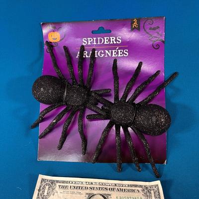 NEW ON PACKAGE SPARKLY CREEPY BIG SPIDERS