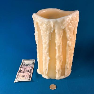BIG DRIPPY FLICKERING LIGHT UP CANDLE BATTERY OPERATED WORKS!