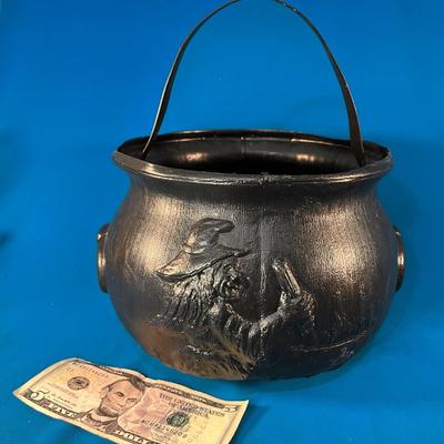 BLACK WITCHâ€™S BREW PLASTIC CANDY BUCKET w/HANDLE