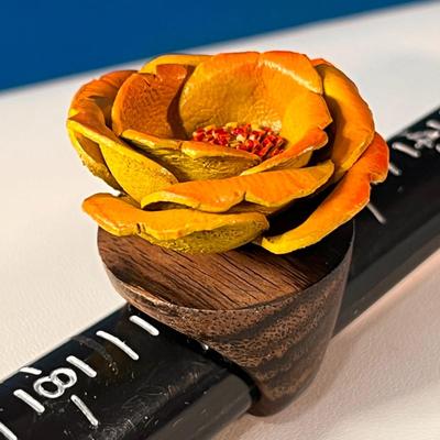 FUNKY WOOD-LIKE BIG FLOWER RING