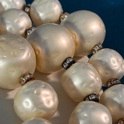 BIG CHUNKY 3-STRAND FAUX PEARL STATEMENT NECKLACE w/ RHINESTONE BEADS