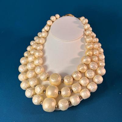 BIG CHUNKY 3-STRAND FAUX PEARL STATEMENT NECKLACE w/ RHINESTONE BEADS