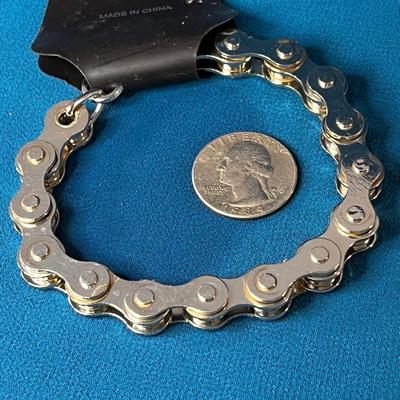 NEW ON CARD SHINY BICYCLE CHAIN BRACELET CHROME-LIKE FINISH