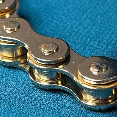 NEW ON CARD SHINY BICYCLE CHAIN BRACELET CHROME-LIKE FINISH