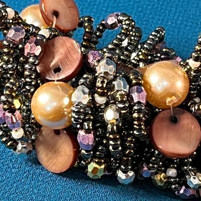 UNIQUE IRIDESCENT BEADED STRETCHY BRACELET 3-D STYLE