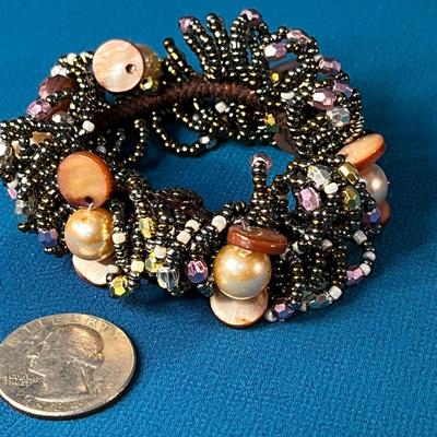 UNIQUE IRIDESCENT BEADED STRETCHY BRACELET 3-D STYLE