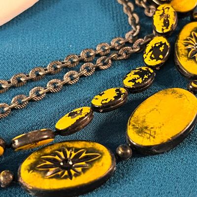 INTRIGUING BLACK YELLOW 4-STRAND NECKLACE