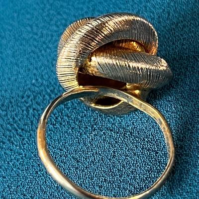 1/20 12KT GF RIBBED SWIRLED KNOT RING