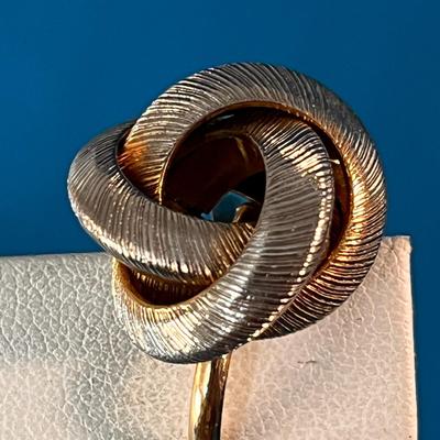 1/20 12KT GF RIBBED SWIRLED KNOT RING