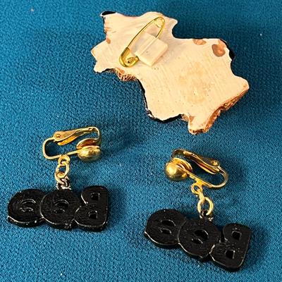 DANGLY â€œBOOâ€ CLIP ON EARRINGS and TRICK-OR-TREATING BEAR PIN