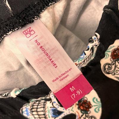 DAY OF THE DEAD SKULLS ON BLACK LEGGINGS