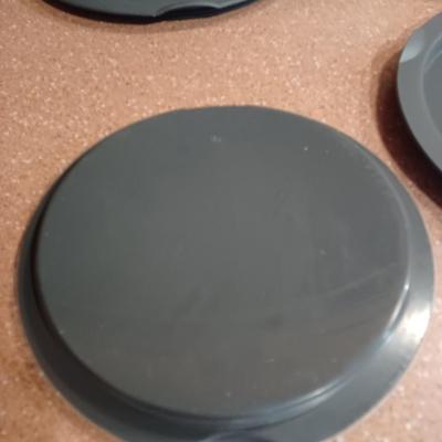 4 plates/lids