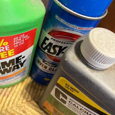 Household cleaning supplies
