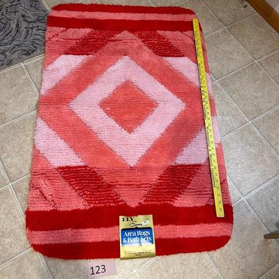 Vintage new bath Mat 27 x 44
