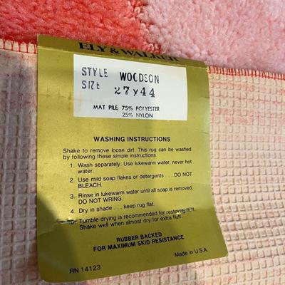 Vintage new bath Mat 27 x 44