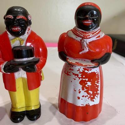 Aunt Jemima and Uncle Mose Salt Pepper and Honey/Syrup Dispenser