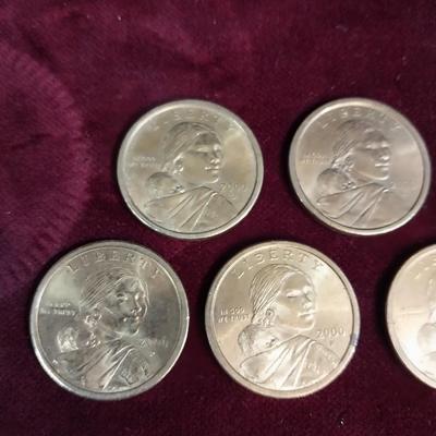 THREE 2000-P AND TWO 200-D SACAGAWEA ONE DOLLAR COINS
