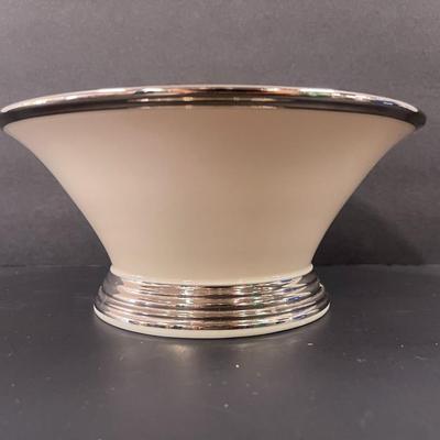 Lenox China Solitaire Pattern - 24 Pieces
