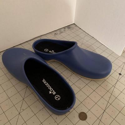 Size 8 Sloggers