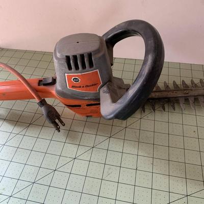 Black + Decker Hedge Trimmer Bundle