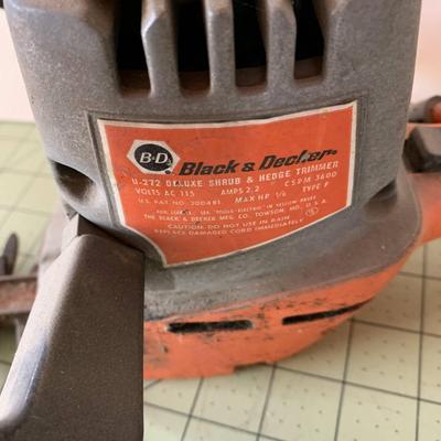 Black + Decker Hedge Trimmer Bundle