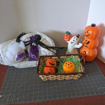 Webs and Pumpkin Decor