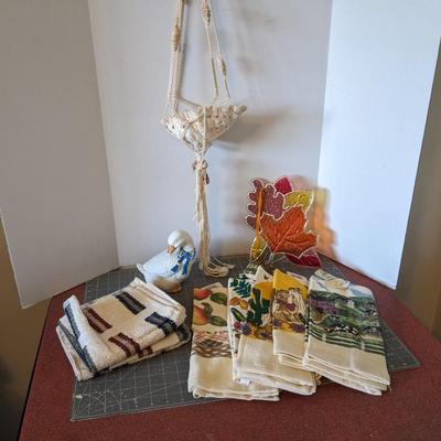 Towels and Kitchen Decor Bundle