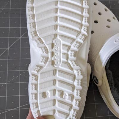 Insulated White Crocs Mens 5 / Womens 8