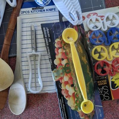 Plastic Kitchen Utensils Bundle