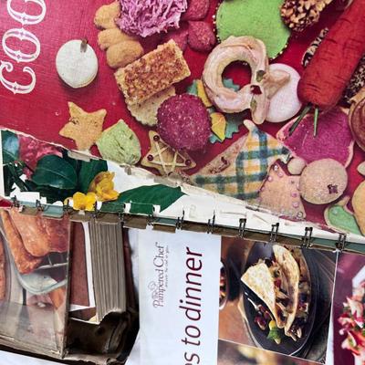 Vintage Betty Crocker Cooky Cook Books Chef book ends