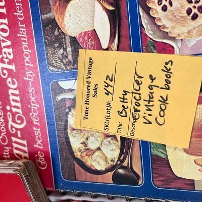 Vintage Betty Crocker Cooky Cook Books Chef book ends